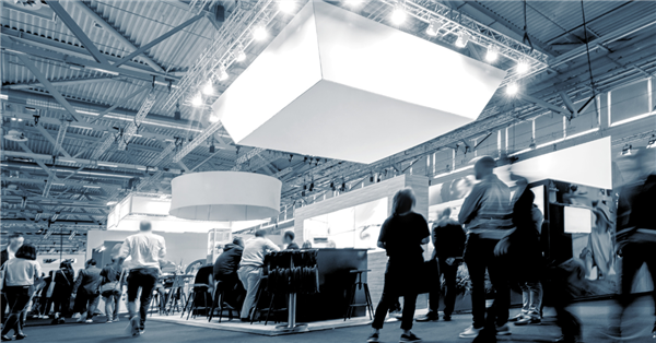 Esporre a una fiera tech internazionale: gestire il pre e post evento
